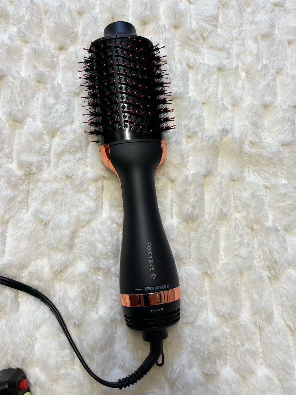FOXYBAE Black & Rose Gold Hot Air Brush - Smooth & Volumize